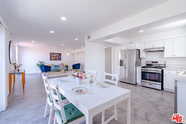 property at 1017 S Bedford St