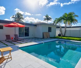 7528 Buccaneer Ave in North Bay Village, FL - Building Photo - Building Photo