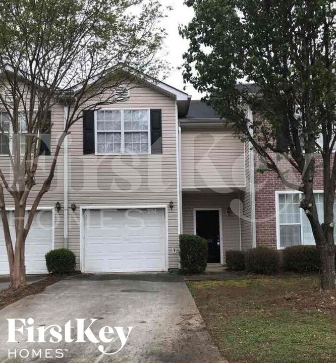 2422 Brianna Dr in Hampton, GA - Building Photo
