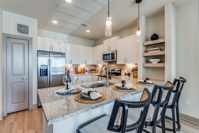 Birchstone Cedar Ridge in Dallas, TX - Building Photo - Building Photo