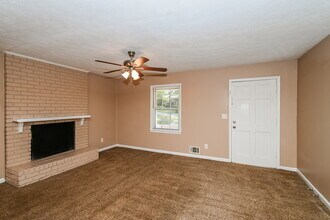 6490 Executive Dr in Winston, GA - Foto de edificio - Building Photo