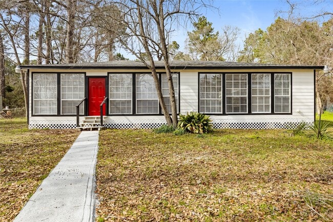 property at 16643 Lake Cir