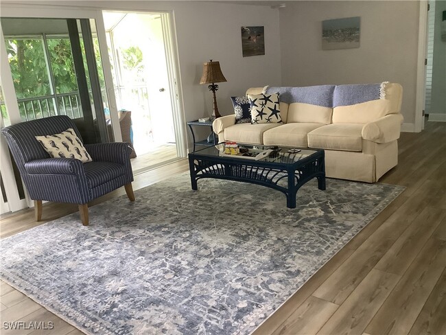 202 Peppermint Ln in Naples, FL - Building Photo - Building Photo