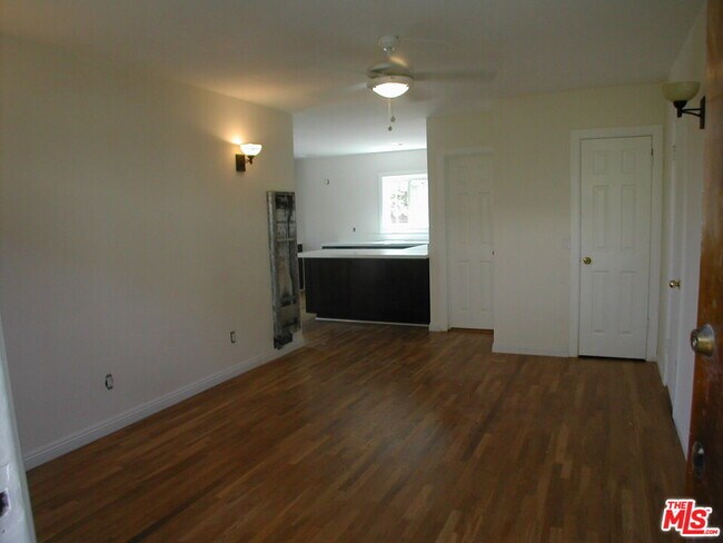2221 Ocean Park Blvd in Santa Monica, CA - Building Photo - Building Photo