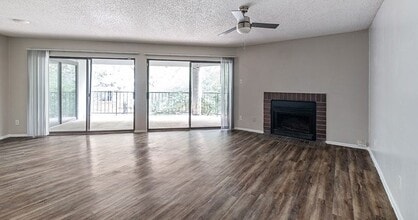 Birch Apartment Homes in Dallas, TX - Foto de edificio - Building Photo