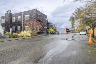 1660 S Wilton Rd in Tacoma, WA - Building Photo - Building Photo