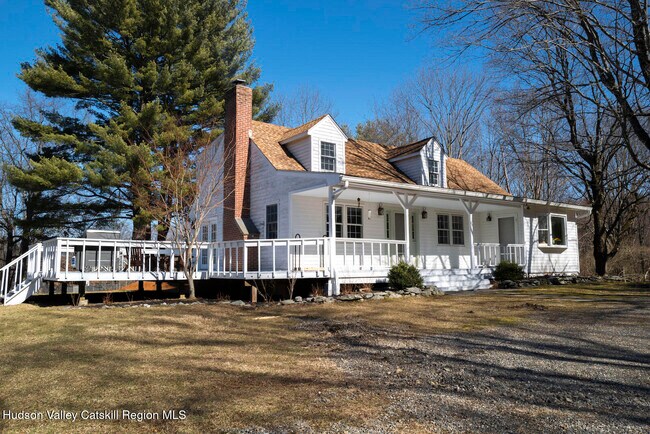 4 Molland Dr in Rhinebeck, NY - Building Photo - Building Photo