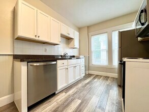 285 W Elm St in Brockton, MA - Building Photo - Building Photo