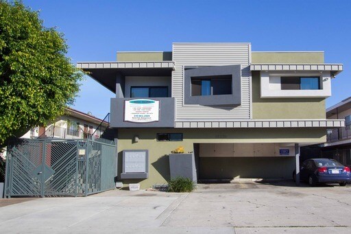 12236 Pacific Ave in Los Angeles, CA - Building Photo