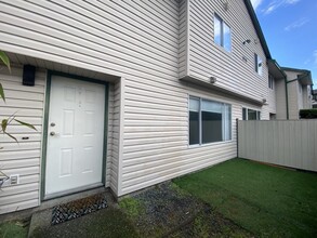 1910-1910 Bowen Rd in Nanaimo, BC - Building Photo - Building Photo