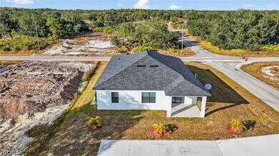 2513 69th St W in Lehigh Acres, FL - Building Photo - Building Photo
