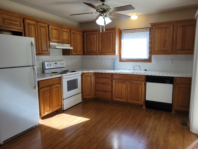 10603 W Douglas Ave in Wichita, KS - Building Photo - Building Photo