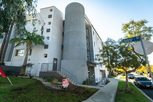 16070 Sunset Blvd- fully renovated unit in... Apartamentos