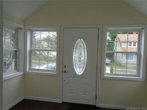46 Hobson St in East Haven, CT - Building Photo - Building Photo