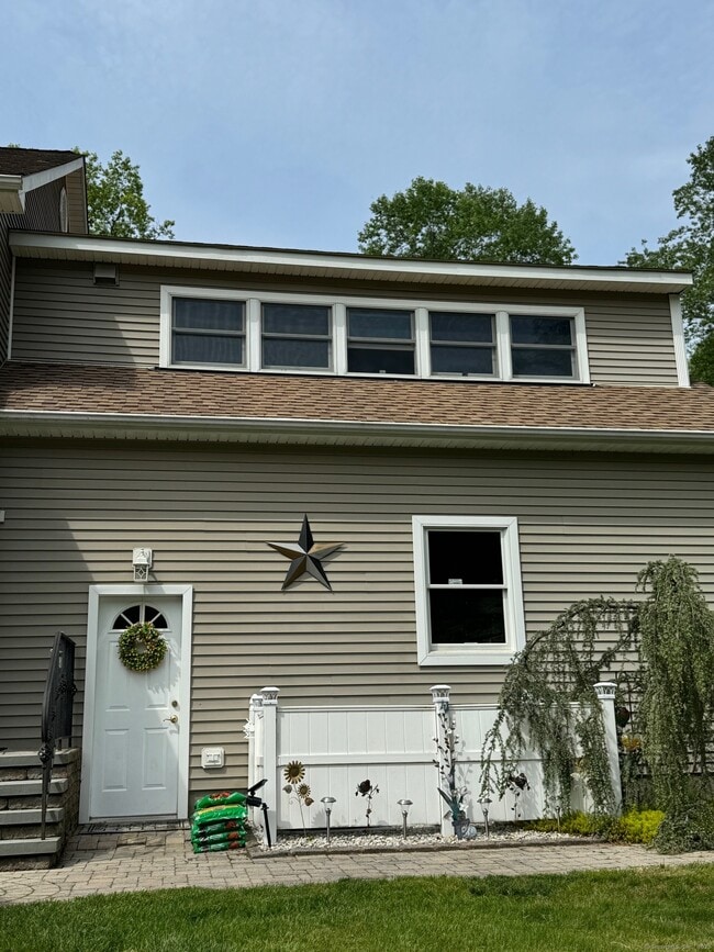 21 CT-39 in Sherman, CT - Building Photo - Building Photo