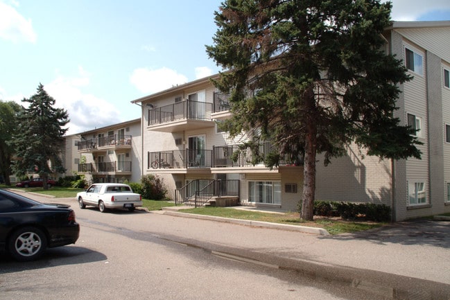 Lapeer Garden Apartments in Flint, MI - Foto de edificio - Building Photo