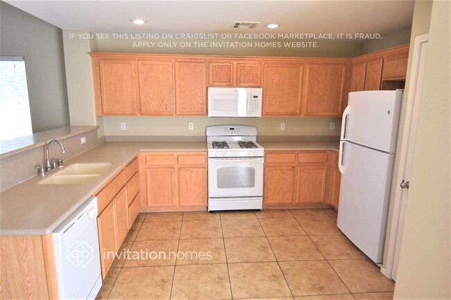 6424 Lonesome Lake St in Las Vegas, NV - Building Photo - Building Photo