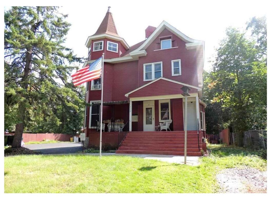 272 Prescott St in St. Paul, MN - Building Photo