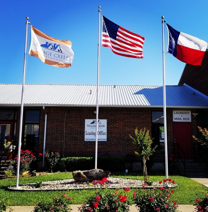 Village Creek in Commerce, TX - Building Photo