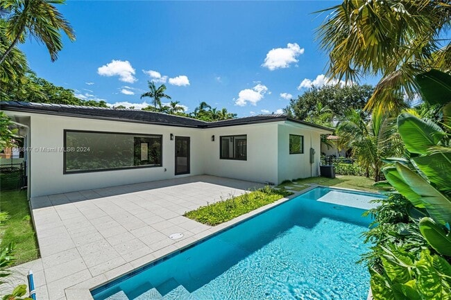 517 Palermo Ave in Coral Gables, FL - Building Photo - Building Photo