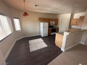 9490 Marshall Creek St in Las Vegas, NV - Building Photo - Building Photo