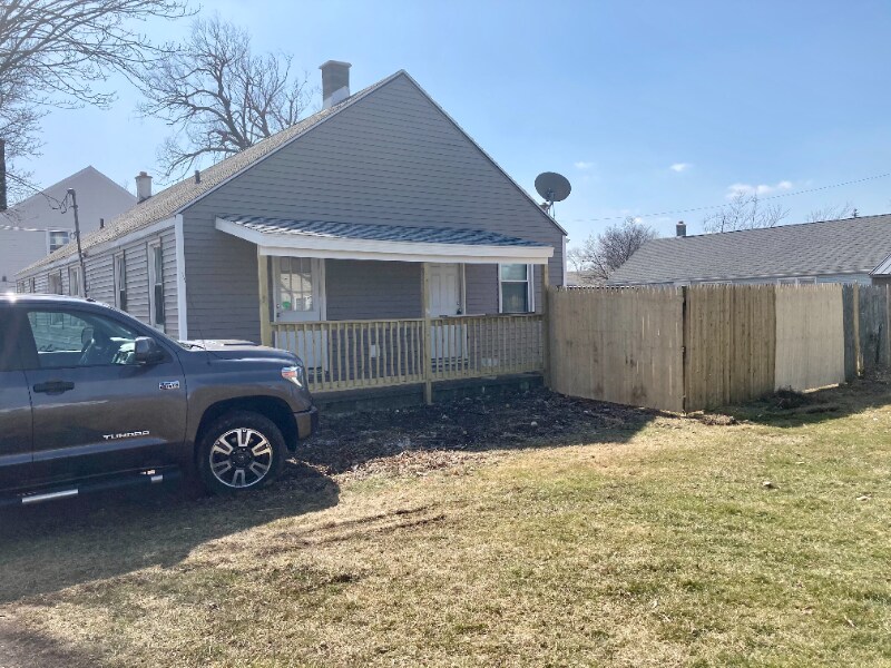 11 Channing Pl in Tonawanda, NY - Building Photo