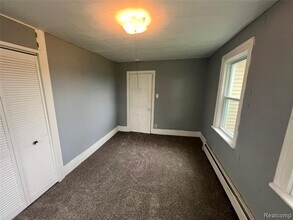 9890 Chinavare Rd in Newport, MI - Building Photo - Building Photo