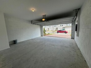 16431 Bird of Paradise Ave in Clermont, FL - Building Photo - Building Photo