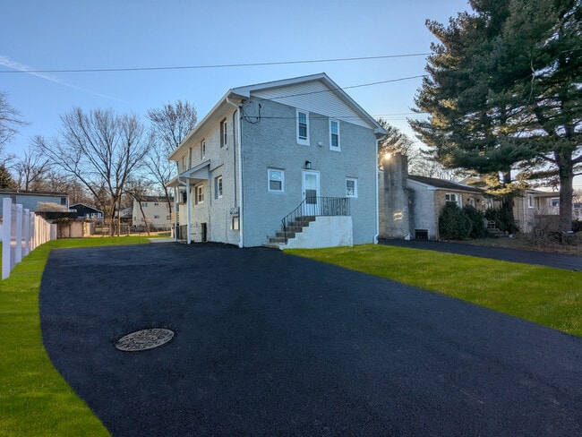 1563 Washington Ave in Willow Grove, PA - Building Photo - Building Photo