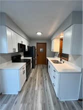 2 S Wickham Ct in Madison, WI - Foto de edificio - Building Photo