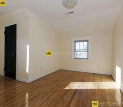 34 Bentley St, Unit 3 in Boston, MA - Building Photo - Building Photo