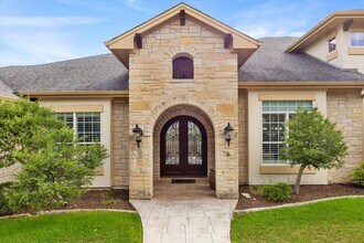 8600 Bluegrass Dr in Austin, TX - Building Photo - Building Photo