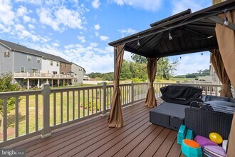 7232 Bodkin Wy in New Market, MD - Foto de edificio - Building Photo