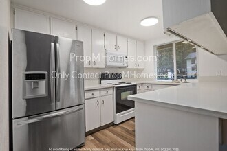 2735 NE Grant St in Hillsboro, OR - Building Photo - Building Photo