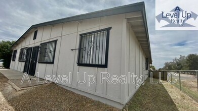 375 E Thoroughbred St in Tucson, AZ - Building Photo - Building Photo