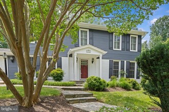 1910 Miracle Ln in Falls Church, VA - Building Photo - Building Photo