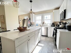 8 Champney St in Boston, MA - Building Photo