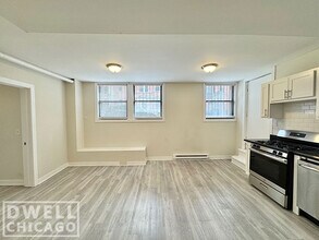 719 W Roscoe St, Unit 1 in Chicago, IL - Building Photo - Building Photo