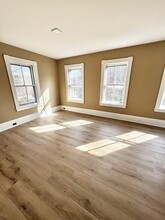 30 Spruce St in Clinton, MA - Building Photo - Building Photo