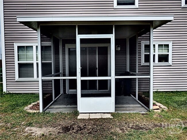property at 290 Willow Oak Dr