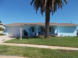 360 Desoto Pkwy in Satellite Beach, FL - Building Photo