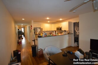 56 Egmont St in Brookline, MA - Foto de edificio - Building Photo