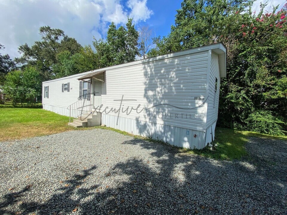 901 Franklin St in Sulphur, LA - Building Photo