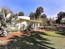 33101 Serene Dr in Punta Gorda, FL - Building Photo