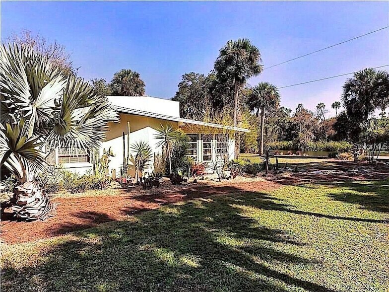 33101 Serene Dr in Punta Gorda, FL - Building Photo