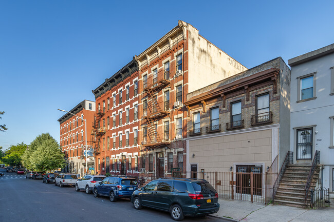 556 Kosciuszko St in Brooklyn, NY - Building Photo - Building Photo