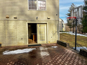 4302 Stablemere Ct, Unit Furnished Basement Apart. in Bowie, MD - Foto de edificio - Building Photo