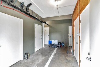 2819 Garden St in Oakland, CA - Building Photo - Interior Photo