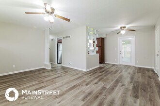 14605 East 37th St S in Independence, MO - Foto de edificio - Building Photo