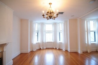 238 Marlborough St, Unit 301 in Boston, MA - Building Photo - Building Photo